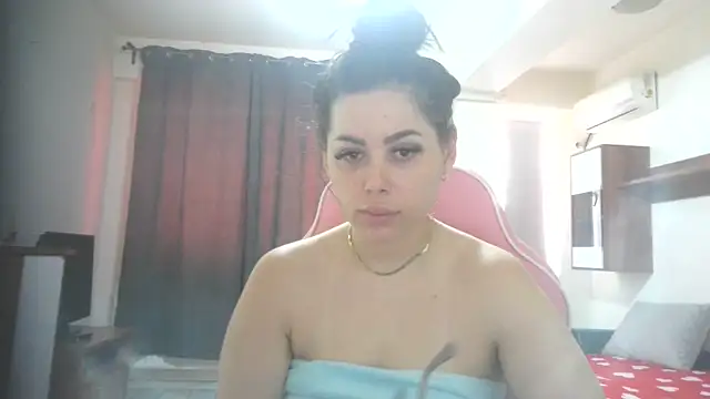 Snapshot of LovelyJulliette chatting on 06-14-26, 01:56 LovelyJulliette online show from 06-14-26, 01:56