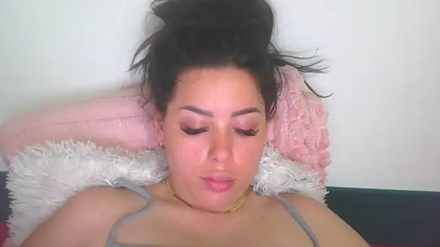 Snapshot of LovelyJulliette chatting on 06-22-26, 01:41 LovelyJulliette online show from 06-22-26, 01:41