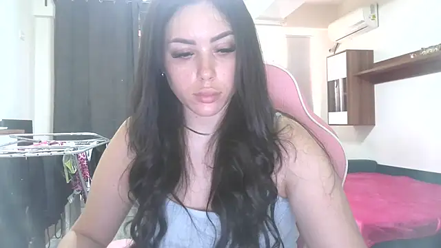 Snapshot of LovelyJulliette chatting on 06-20-26, 03:06 LovelyJulliette online show from 06-20-26, 03:06