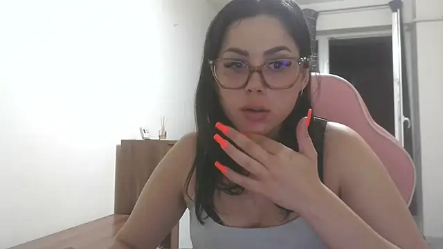 Snapshot of LovelyJulliette chatting on 06-07-26, 11:32 LovelyJulliette online show from 06-07-26, 11:32