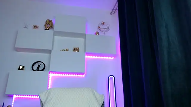 arianatattoos online show from 03-30-26, 08:49