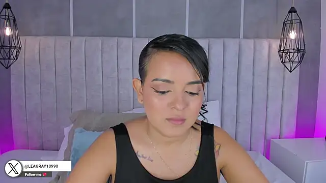 lea gray online show from 11-29-25, 07:03