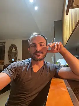 Adventurehotman online show from 10-06-25, 06:52