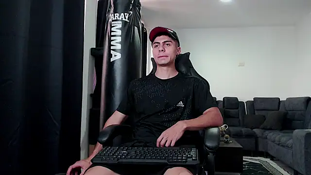 Stiven CL online show from 11-21-25, 09:47