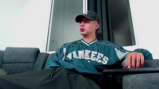 Stiven CL online show from 10-01-25, 05:45