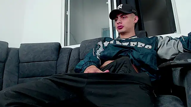 Stiven CL online show from 10-23-25, 04:55