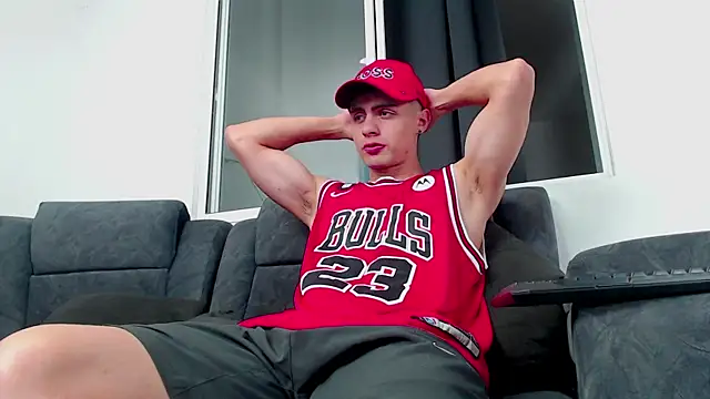 Stiven CL online show from 10-04-25, 08:54