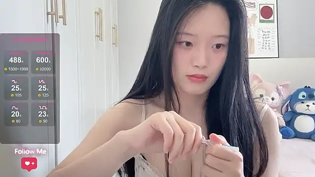 Snapshot of rose-u chatting on 04-24-26, 01:18 rose-u online show from 04-24-26, 01:18