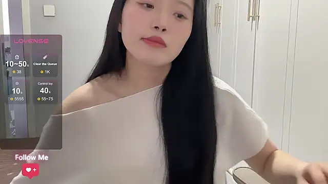 Snapshot of rose-u chatting on 03-05-26, 01:24 rose-u online show from 03-05-26, 01:24