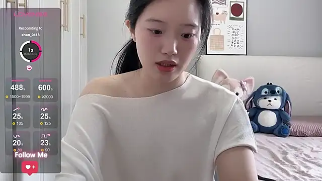 Snapshot of rose-u chatting on 04-15-26, 01:22 rose-u online show from 04-15-26, 01:22