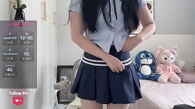 Snapshot of rose-u chatting on 05-18-26, 12:33 rose-u online show from 05-18-26, 12:33