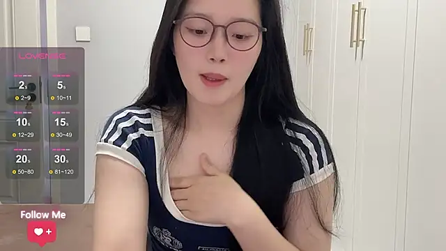 Snapshot of rose-u chatting on 03-17-26, 01:41 rose-u online show from 03-17-26, 01:41