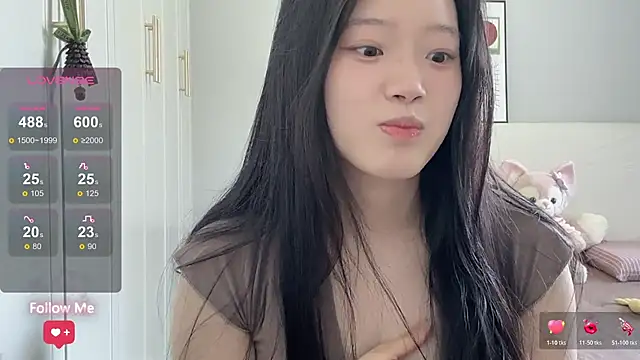 Snapshot of rose-u chatting on 05-01-26, 01:32 rose-u online show from 05-01-26, 01:32