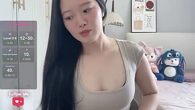 Snapshot of rose-u chatting on 04-22-26, 01:23 rose-u online show from 04-22-26, 01:23