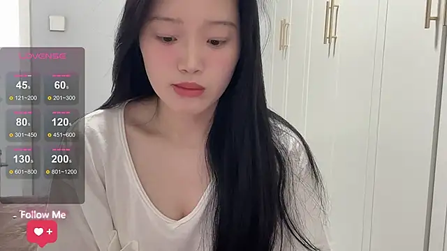 Snapshot of rose-u chatting on 03-12-26, 01:33 rose-u online show from 03-12-26, 01:33