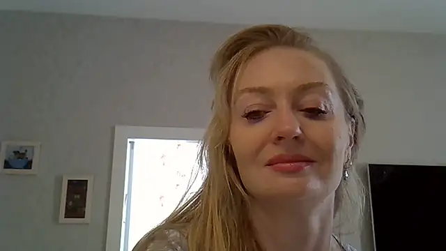 ZarinaSwift online show from 06-17-26, 09:52