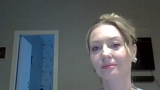 Snapshot of ZarinaSwift chatting on 04-26-26, 08:00 ZarinaSwift online show from 04-26-26, 08:00