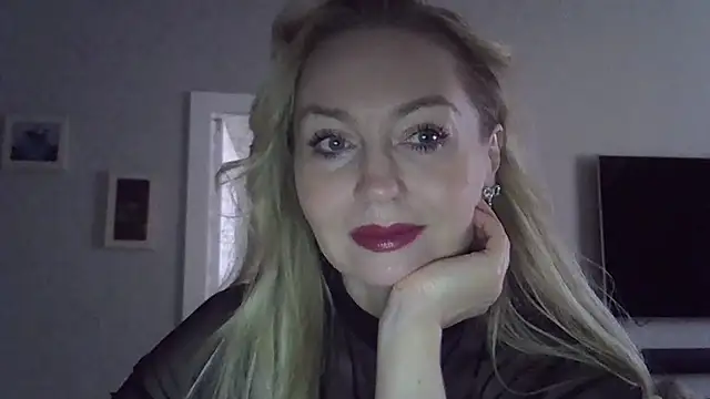 ZarinaSwift online show from 10-08-25, 04:36