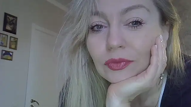 ZarinaSwift online show from 10-28-25, 04:57