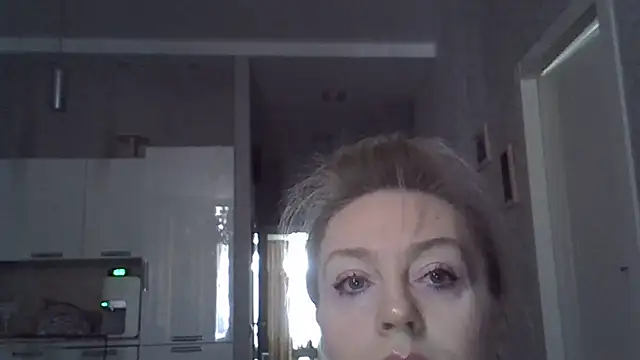 Snapshot of ZarinaSwift chatting on 05-13-26, 04:41 ZarinaSwift online show from 05-13-26, 04:41