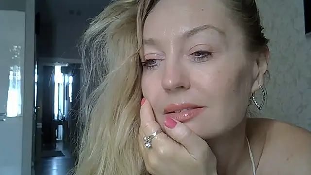 ZarinaSwift online show from 06-27-26, 10:32