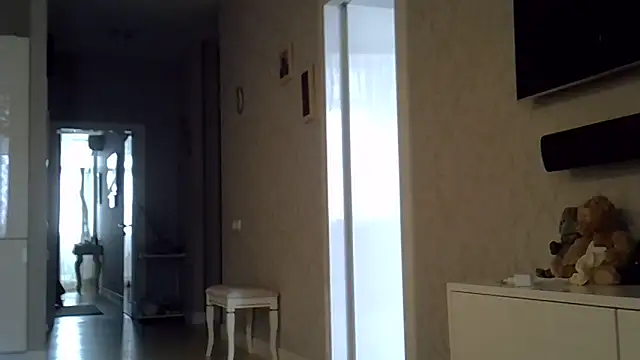 Snapshot of ZarinaSwift chatting on 05-16-26, 06:23 ZarinaSwift online show from 05-16-26, 06:23