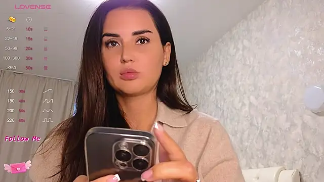 LaraSkinny online show from 10-16-25, 02:20