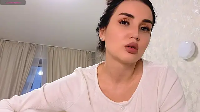 LaraSkinny online show from 04-02-26, 01:18