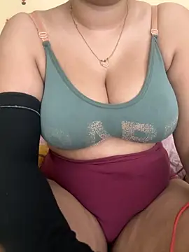 Snapshot of OnlyPragya chatting on 10-14-25, 01:17 OnlyPragya online show from 10-14-25, 01:17