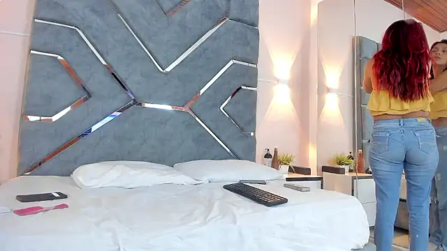 LiaVelez online show from 01-15-26, 01:36