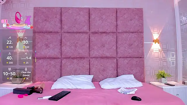 LiaVelez online show from 02-13-26, 01:44