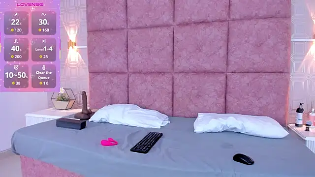 LiaVelez online show from 02-26-26, 02:39