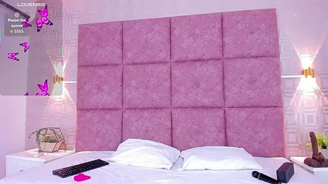 LiaVelez online show from 03-30-26, 01:56