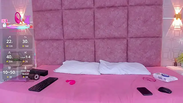 LiaVelez online show from 02-05-26, 01:51