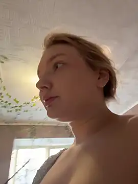 AmmyHot online show from 12-18-25, 04:28