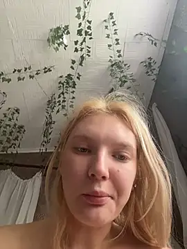 Snapshot of AmmyHot chatting on 07-16-26, 04:09 AmmyHot online show from 07-16-26, 04:09