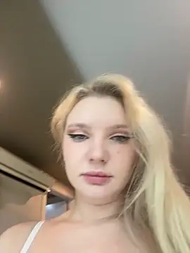 AmmyHot online show from 04-22-26, 05:03