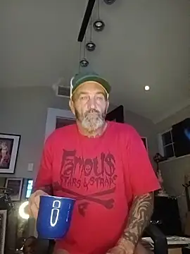 Hotbodyscottie online show from 11-17-25, 07:45