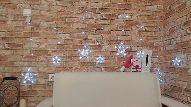 Amelia Kiss  online show from 12-18-25, 12:38