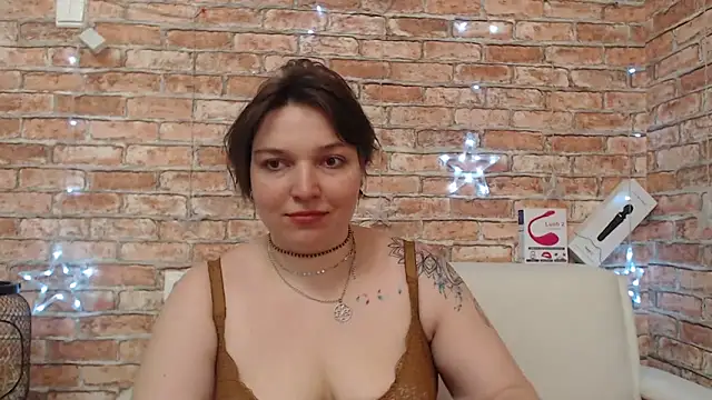 Amelia Kiss  online show from 04-01-26, 01:08