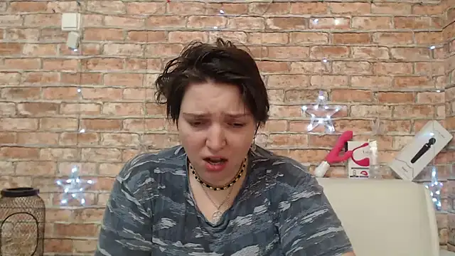 Amelia Kiss  online show from 12-19-25, 12:36