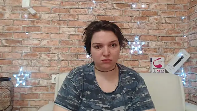 Amelia Kiss  online show from 04-19-26, 01:06