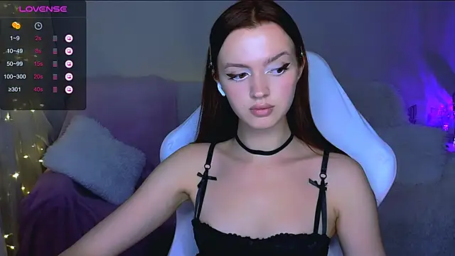 Snapshot of bettyellis chatting on 12-27-24, 02:33 bettyellis online show from 12-27-24, 02:33