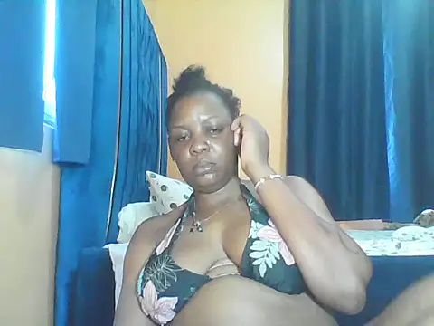 Snapshot of Prettyblackgal chatting on 02-06-26, 12:12 Prettyblackgal online show from 02-06-26, 12:12