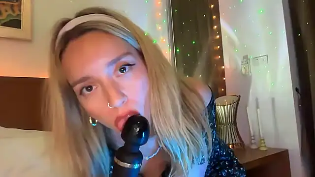 SirenaBelle online show from 11-20-25, 10:27