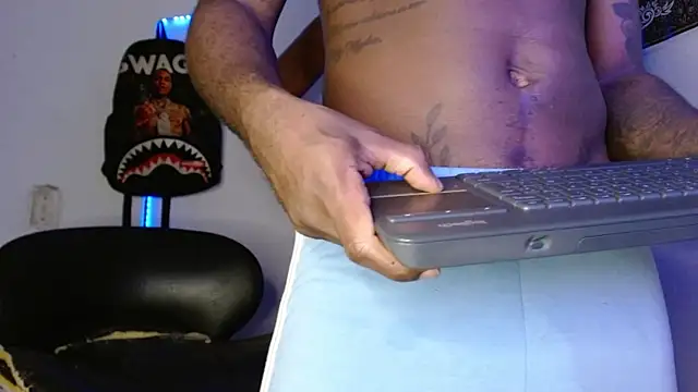 Snapshot of king__Black chatting on 06-21-26, 01:22 king Black online show from 06-21-26, 01:22
