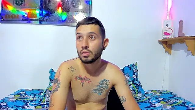 Snapshot of Bad_Couple_1 chatting on 01-31-25, 06:13 Bad Couple 1 online show from 01-31-25, 06:13
