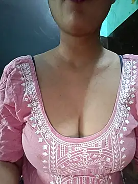 Snapshot of Kavita_ji chatting on 10-18-25, 05:09 Kavita ji online show from 10-18-25, 05:09