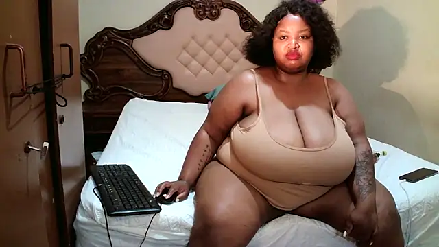 Snapshot of HOTBIGMELONSxx chatting on 10-16-25, 06:49 HOTBIGMELONSxx online show from 10-16-25, 06:49