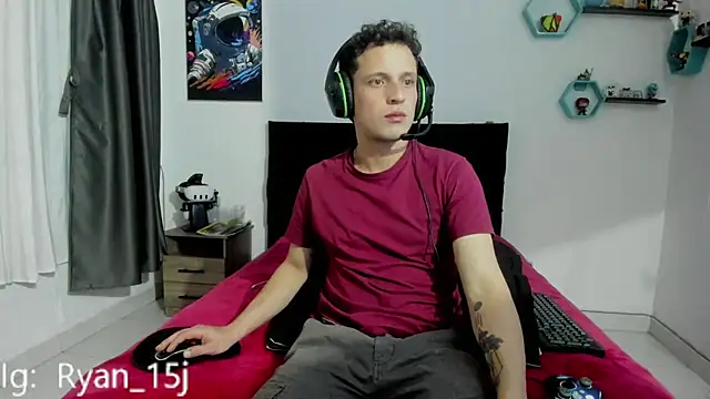 Snapshot of RyanHorseman chatting on 09-10-25, 02:10 RyanHorseman online show from 09-10-25, 02:10